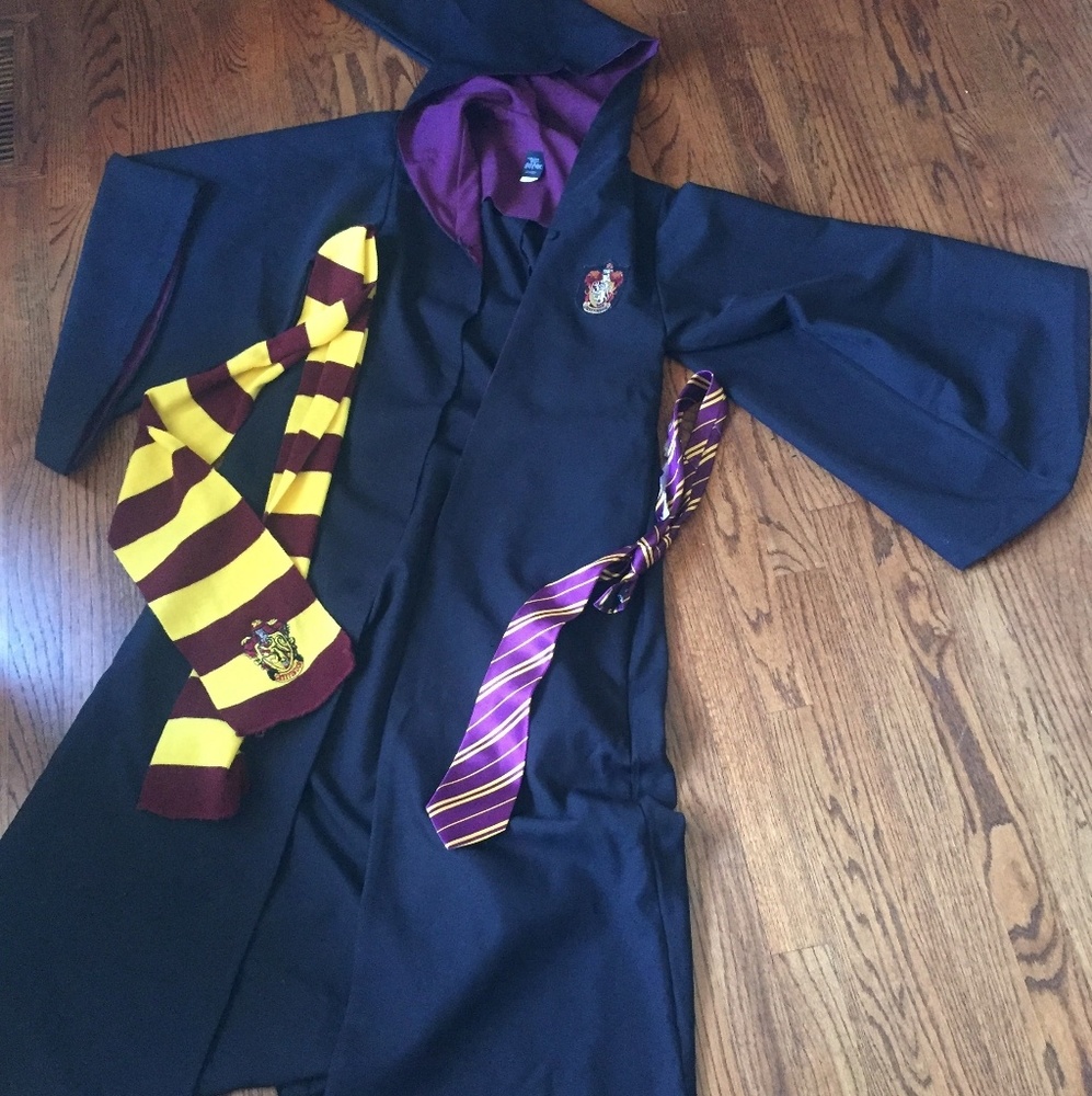 REAL Gryffindor Harry Potter Universal Robe